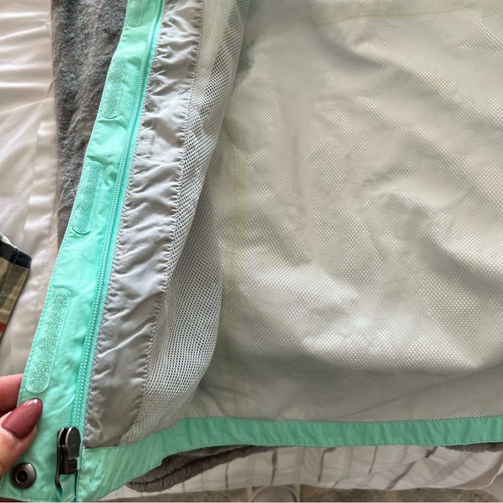 The North Face Windbreaker Jacket - Picture 10 of 14